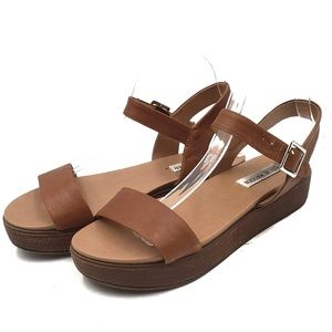 STEVE MADDEN platform leather sandals size 9.5M